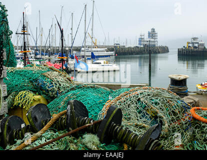 Commerciale di reti da pesca Scarborough porto di pescatori. Foto Stock