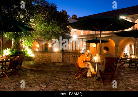 Monasterio Hotel si stabilì in un monastero del XVI secolo. Il Perù, Provincia di Cuzco, Cuzco, patrimonio mondiale dell UNESCO, Plaza de Las Nazarenas Foto Stock