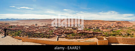 Antenna orizzontale vista panoramica (2 picture stitch) di Ait Benhaddou in Marocco Foto Stock