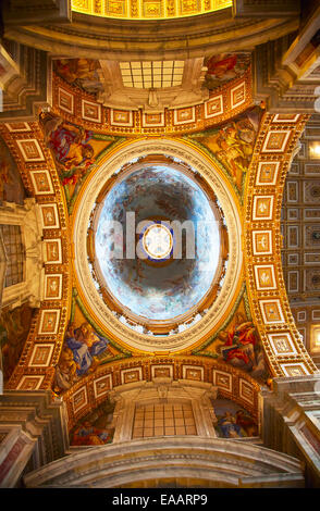 Roma - 03 agosto: frammento architettonico della Basilica di San Pietro il Agosto 03, 2014 in Vaticano (Roma), Italia Foto Stock