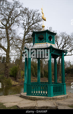 Pagoda Cinese nel Giardino di acqua su Cliveden Estate Foto Stock