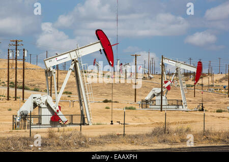 Il Kern River oilfield in Oildale, Bakersfield, California, Stati Uniti d'America. A seguito di un inedito e quattro anni di siccità, Bakersfield Foto Stock