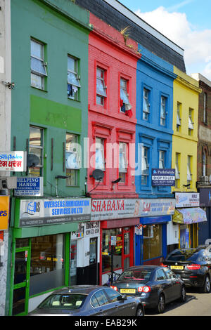 Vetrine colorate, il Crescent, Southall, London Borough of Ealing, Greater London, England, Regno Unito Foto Stock