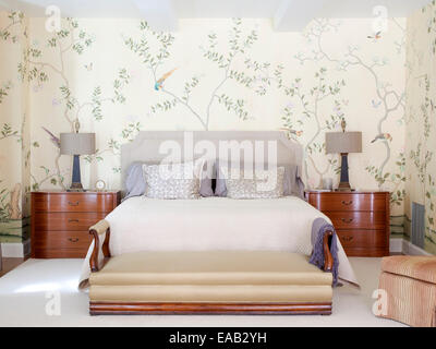 Tradizionale elegante camera da letto Foto Stock