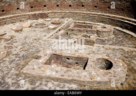 Il grande Kiva di Chetro Ketl alla cultura Chaco National Historical Park in New Mexico. Foto Stock