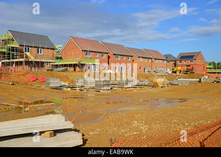 La costruzione di nuovi alloggi a Addington posto lo sviluppo, Woodley, Berkshire, Inghilterra, Regno Unito Foto Stock