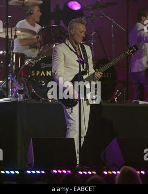 Hollywood, California, USA. Decimo Nov, 2014. Inglese new wave band, Spandau Ballet giocato Jimmy Kimmel Live! In Hollywood al El Capitan theater Lunedì 10 Novembre, 2014. Credito: David Bro/ZUMA filo/Alamy Live News Foto Stock