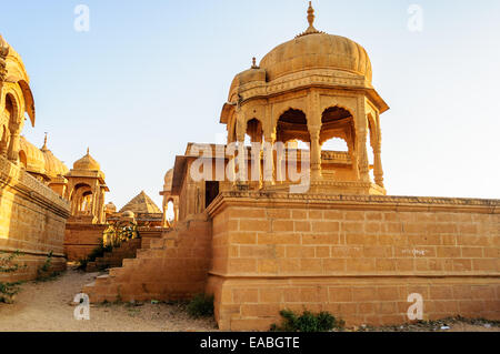 Cenotaphs di Bada Bagh, King's memoriali, Jaisalmer, Rajasthan Foto Stock