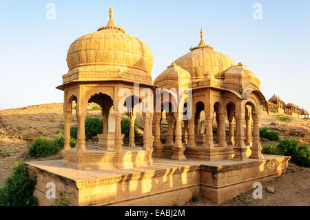 Cenotaphs di Bada Bagh, King's memoriali, Jaisalmer, Rajasthan Foto Stock