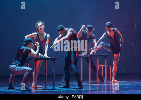 San Pietroburgo, Russia. Novembre 11, 2014. Una scena da Il grande Gatsby ballet in scena dal coreografo Dwight Rhoden al Oktyabrsky concert hall. Foto Stock