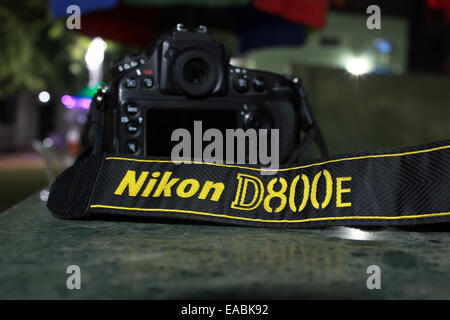 Nikon, Canon, D88E, DSLR, nero, fotocamera, close-up, contemporanea, digitale in formato digitale, attrezzature, generato, immagine, strumento, è Foto Stock