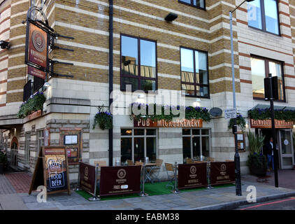 Tini di filtrazione pub e microbirreria, Angelo, Islington, Londra Foto Stock