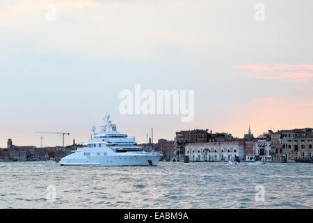 Yacht Enigma, IMO 1001506, di proprietà di Aidan Barclay Foto Stock