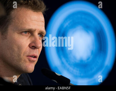 Berlino, Germania. Xi Nov, 2014. In Germania il team manager Oliver Bierhoff parla durante una conferenza stampa sull'euro il qualificatore di Berlino, Germania, 11 novembre 2014. Credito: dpa picture alliance/Alamy Live News Foto Stock