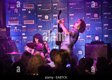 Manchester, Regno Unito. Decimo Nov, 2014. Noi musicista rock Ty Segall in concerto a Gorilla a Manchester il 10 novembre 2014 Credit: John Bentley/Alamy Live News Foto Stock