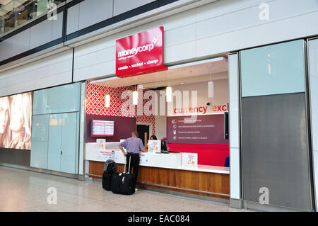 Moneycorp cambio valuta, il Terminal 5 di Heathrow Airport. Hounslow, Greater London, England, Regno Unito Foto Stock