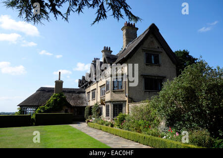 La Edwardian con il tetto di paglia come Hill House Foto Stock