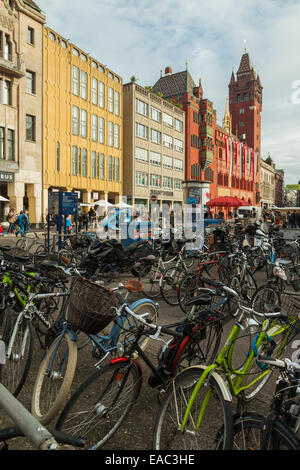 Marktplatz a Basilea in Svizzera Foto Stock