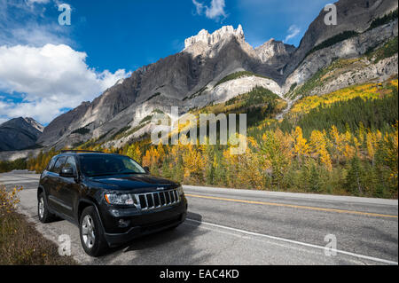 Le Montagne Rocciose in autunno, il Parco Nazionale di Jasper, Alberta, Canada Foto Stock