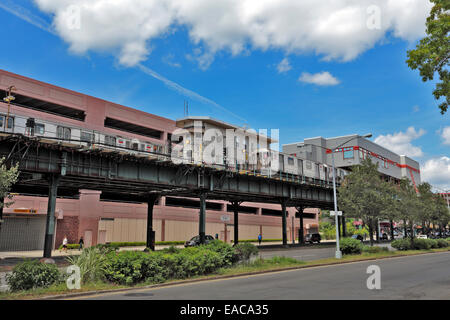 Elevata linea metropolitana Bronx New York Foto Stock