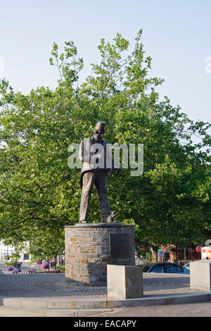 Statua di Tommy Cooper a Caerphilly Foto Stock