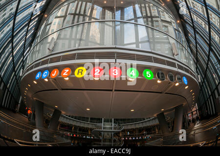 Un ingresso per il nuovo centro di Fulton in Lower Manhattan a New York Foto Stock