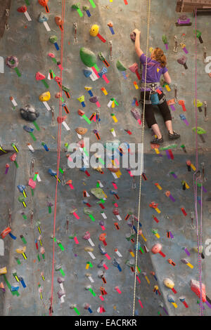 Arrampicata su roccia a massi di Brooklyn a New York Foto Stock