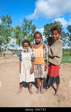 I bambini nel campo penale Ranomainty, Fort Dauphin, provincia di Toliara, Madagascar Foto Stock