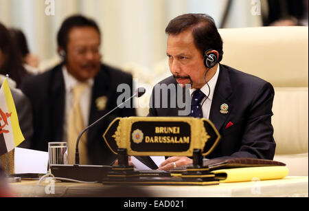 No Gen. Pyi Taw, Myanmar. Xii Nov, 2014. Brunei il Sultano Hassanal Bolkiah assiste il dodicesimo ASEAN-INDIA Vertice di Nay Gen. Pyi Taw, Myanmar, nov. 12, 2014. Credito: Li Peng/Xinhua/Alamy Live News Foto Stock