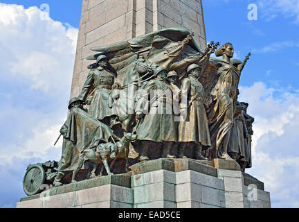 Dettagli del Memoriale di commemorazione delle vittime della I Guerra Mondiale sulla piazza Poelaert a Bruxelles, in Belgio Foto Stock