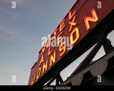 Grande segno sul tetto, Alex Johnson Hotel, Rapid City, Black Hills, SD, STATI UNITI D'AMERICA Foto Stock