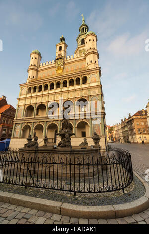 POZNAN, Polonia - 24 ottobre 2014: Vecchio Municipio di Poznan - Polonia Foto Stock