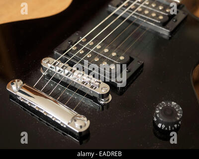 Ponte e pickup su un nero Epiphone Les Paul Special-II Ltd chitarra elettrica Foto Stock