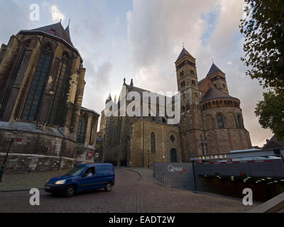 La cattedrale di San Giovanni e la Basilica di San Servatius di Maastricht, Paesi Bassi Foto Stock