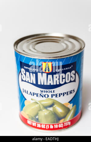 San Marcos tutta decapata peperoncini jalapeno comunemente disponibili presso la California la maggior parte dei negozi di generi alimentari Foto Stock