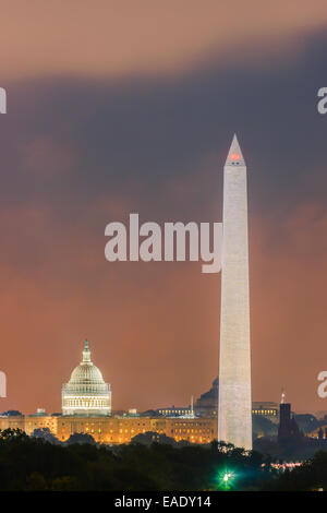 Il Monumento a Washington e il Campidoglio di Washington DC. Foto Stock