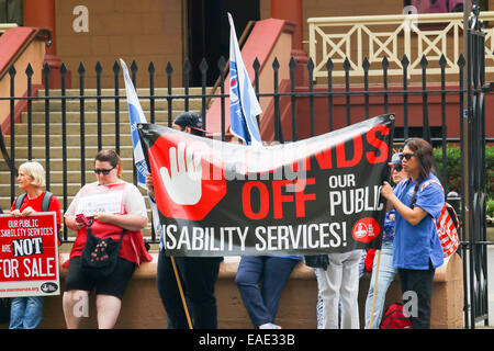 Sydney, Australia. Xiii Nov, 2014. Il servizio pubblico di associazione nel Nuovo Galles del Sud è preoccupato per la perdita di posti di lavoro e per la vendita dei beni dello stato su proposte di privatizzare lo stato di disabilità servizi entro il 2018. Credito: martin berry/Alamy Live News Foto Stock