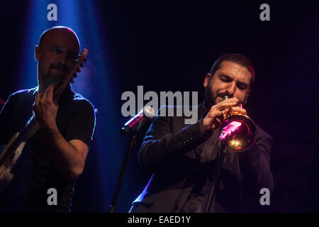 Ibrahim Maalouf un trombettista French-Lebanese e e la sua band eseguita dal vivo al diciottesimo Jazz Fest a Sarajevo nel 2014. Foto Stock