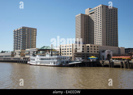 New Orleans waterfront proprietà Westin Sheraton Hotel Marriott.New Orleans sul fiume Mississippi Louisiana USA Foto Stock