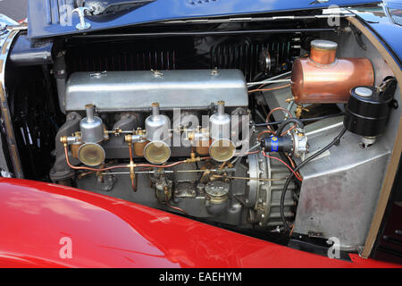 Il motore di un 1932 Alvis velocità 20 SA van den plas tourer. Foto Stock