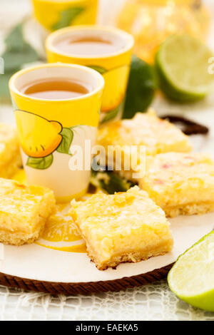 Calce e barre di limone Foto Stock