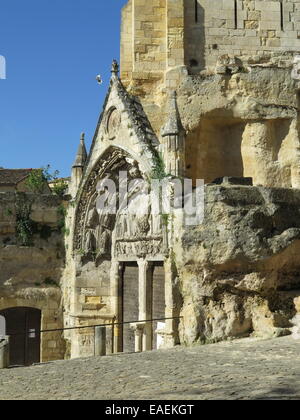 Chiesa monolitica a St Emilion, Bordeaux, Francia Foto Stock