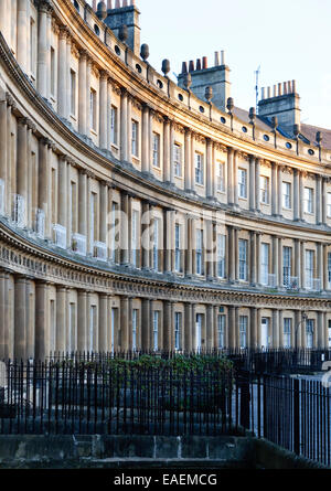 Il Circus, un raffinato esempio di architettura Georgiana a Bath, Inghilterra, Regno Unito Foto Stock