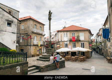 PONTEVEDRA, Spagna - 4 Settembre 2014: una tipica città medievale angolo. Pontevedra è una città spagnola nel nord-ovest della Ibe Foto Stock