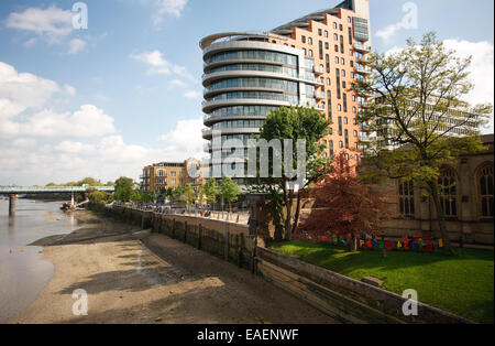 Chiesa Parrocchiale di Santa Maria di Putney, Londra e New Putney Wharf Foto Stock