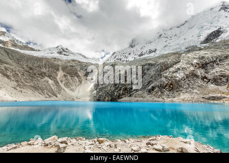 Il lago di 'Laguna 69' Cordillera Blanca, Ande, Perù, Sud America Foto Stock