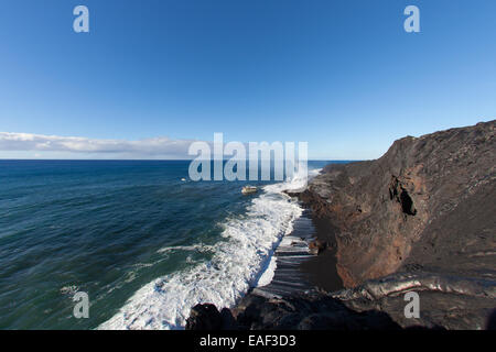 Tour in barca alla voce di lava in mare sulla Big Island delle Hawaii USA Foto Stock