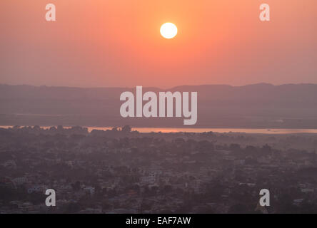 Vista al tramonto dalla Mandalay Hill, Mandalay Myanmar,Birmania,Asia sud-orientale, Asia, Foto Stock