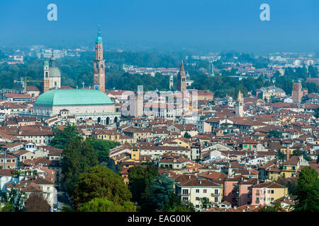 Lo skyline della citta', Vicenza, Veneto, Italia Foto Stock