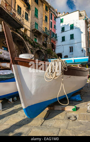 Barca da pesca a Riomaggiore, Cinque Terre Liguria, Italia Foto Stock